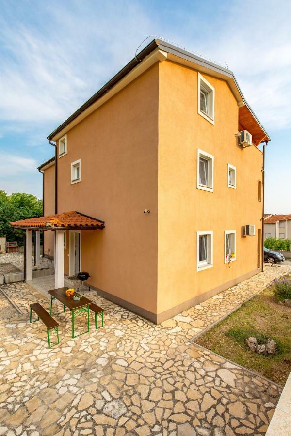 Apartmán Julija Dramalj Exteriér fotografie