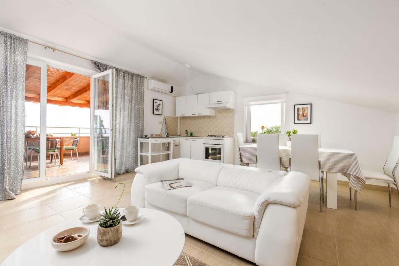 Apartmán Julija Dramalj Exteriér fotografie